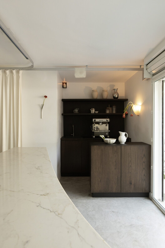 Floreria Dpaloma / Beyond Floreria Dpaloma / Beyond - Fotografía interior, Cocina, Madera, Iluminación, Encimera, Vidrio, Sillas