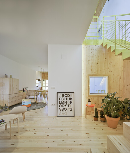 Casa Hermi / Superestudio Casa Hermi / Superestudio - Fotografía interior, Madera, Sillas