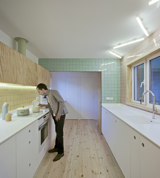 Casa Hermi / Superestudio Casa Hermi / Superestudio - Fotografía interior, Cocina, Madera, Encimera, Iluminación, Vidrio