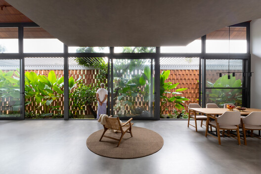 HAVEN House / ZERO STUDIO - Interior Photography, Living Room, Courtyard
