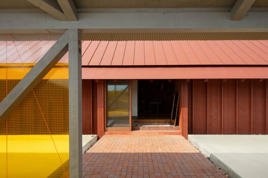 The Stable and the Orange Barn / Nobuyasu Hattori + Shota Koga - Interior Photography, Bedroom, Wood