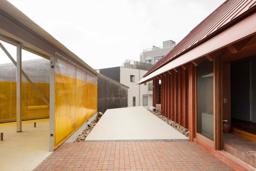 The Stable and the Orange Barn / Nobuyasu Hattori + Shota Koga - Image 2 of 40