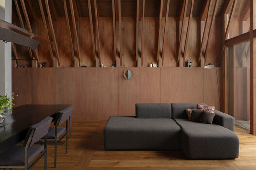 The Stable and the Orange Barn / Nobuyasu Hattori + Shota Koga - Interior Photography, Living Room, Wood, Table, Chair