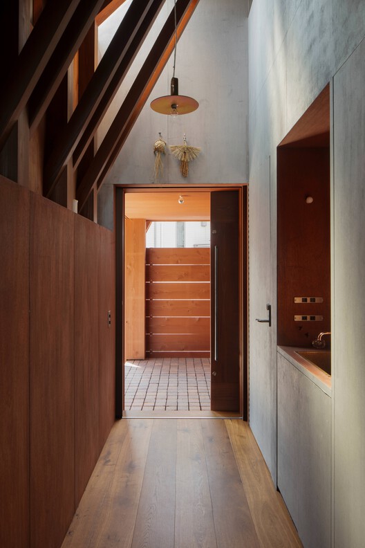 The Stable and the Orange Barn / Nobuyasu Hattori + Shota Koga - Interior Photography, Wood