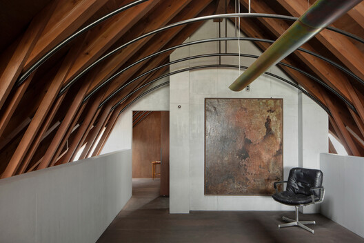 The Stable and the Orange Barn / Nobuyasu Hattori + Shota Koga - Interior Photography, Wood, Chair, Beam