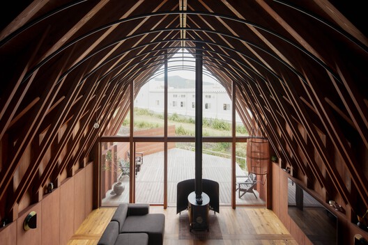 The Stable and the Orange Barn / Nobuyasu Hattori + Shota Koga - Interior Photography, Living Room, Wood, Beam
