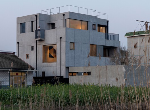 East Courtyard / Benzhe Design