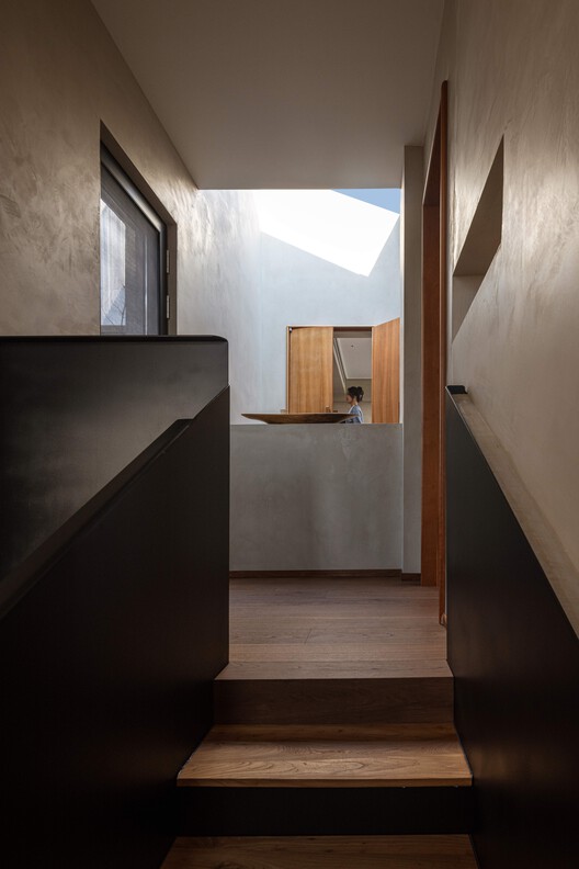 East Courtyard / Benzhe Design - Interior Photography, Wood, Stairs, Handrail