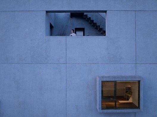 East Courtyard / Benzhe Design - Exterior Photography, Concrete