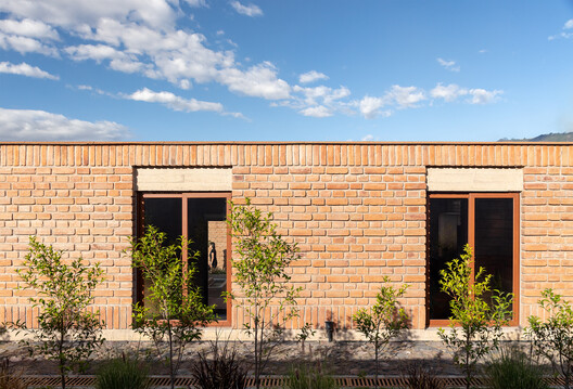 Arupo House / Cordada Arquitectura Arupo House / Cordada Arquitectura - Exterior Photography, Brick