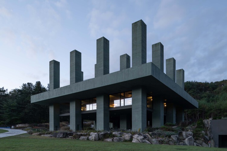 REST 餐厅 / Pezo von Ellrichshausen - 建筑图, 柱, 具体的