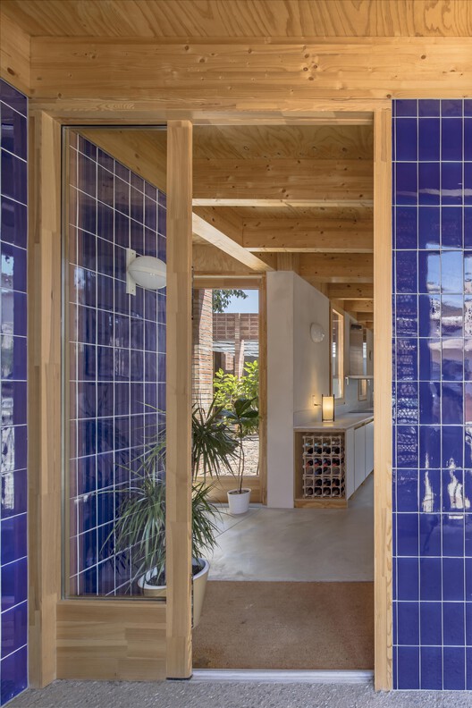 La Montse and Manel's House / OBO Estudi - Interior Photography, Wood, Glass, Beam