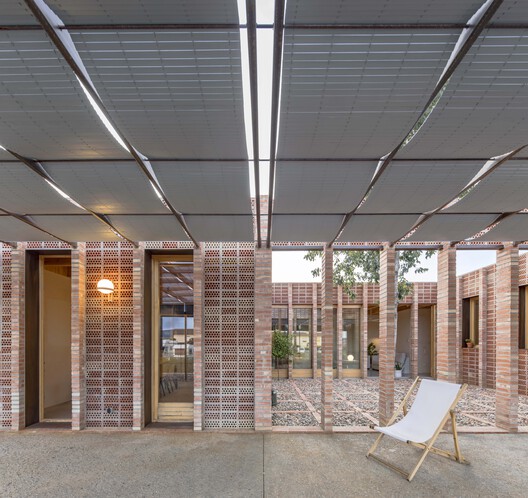 La Montse and Manel's House / OBO Estudi - Interior Photography, Brick