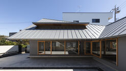 Folded Roof House / ISHIZAKI ARCHITECTS