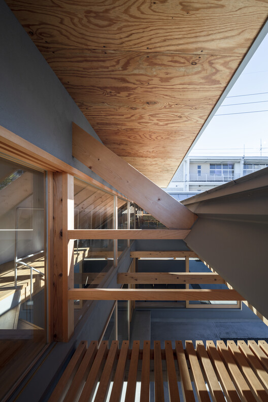 Folded Roof House / ISHIZAKI ARCHITECTS - Image 18 of 26