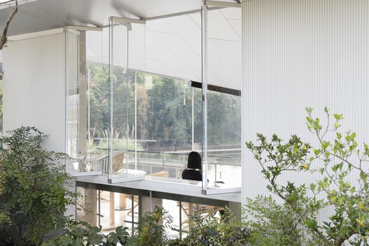 Chongqing Luxerivers Café / Wide Horizon + Epiphany Architects - Image 6 of 36