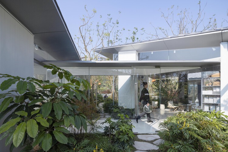 重庆麓悦江城咖啡厅 / 万华研发 + 直现建筑 - 建筑图