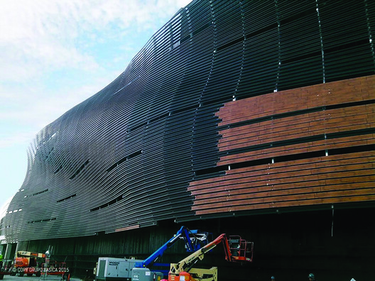 What is hidden behind ventilated facade panel installations? What is hidden behind ventilated facade panel installations? - Image 13 of 18