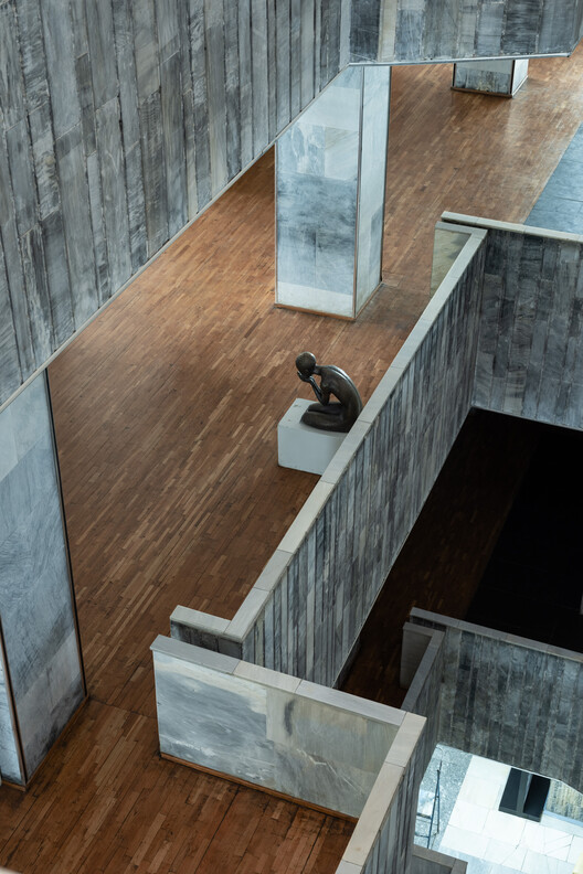 Tashkent Architecture City Guide: Ten Buildings of Soviet Hybrid Modernism Tashkent Architecture City Guide: Ten Buildings of Soviet Hybrid Modernism - Image 11 of 17