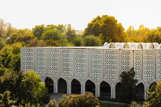 Tashkent Architecture City Guide: Ten Buildings of Soviet Hybrid Modernism Tashkent Architecture City Guide: Ten Buildings of Soviet Hybrid Modernism - Image 9 of 17