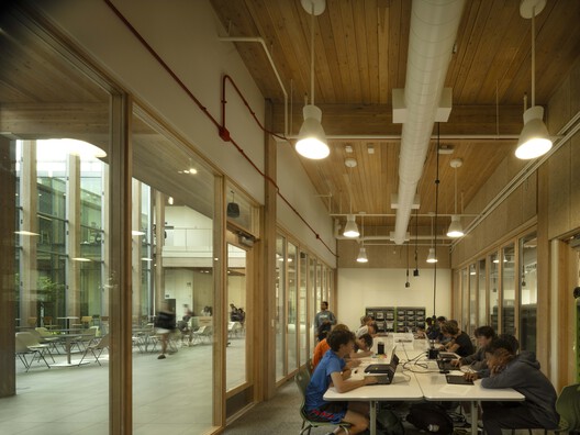 Greenhill School - Rosa O. Valdes STEM and Innovation Center / Bohlin Cywinski Jackson Greenhill School - Rosa O. Valdes STEM and Innovation Center / Bohlin Cywinski Jackson - Interior Photography, Wood, Lighting, Chair, Glass
