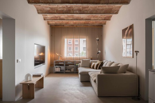 Apartamento Cu4tro / Dröm Living Apartamento Cu4tro / Dröm Living - Fotografía interior, Sala de estar, Madera, Sillones, Sillas