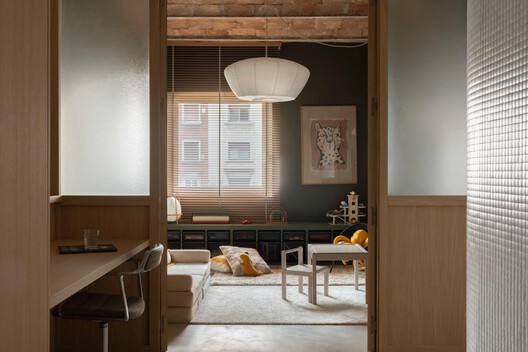 Apartamento Cu4tro / Dröm Living Apartamento Cu4tro / Dröm Living - Fotografía interior, Madera, Iluminación, Mesas, Sillas, Vidrio