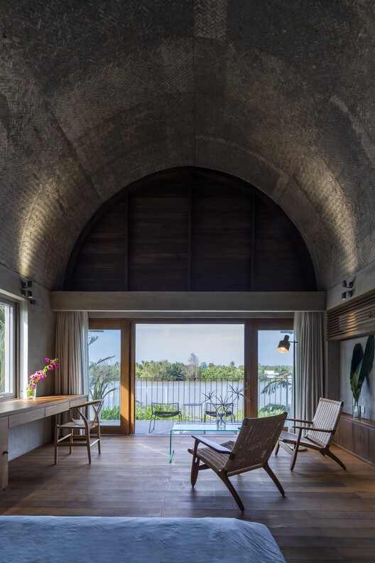 Ben Tre Bungalow  / VTN Architects (Vo Trong Nghia Architects) - Interior Photography, Dining room, Chair, Arcade
