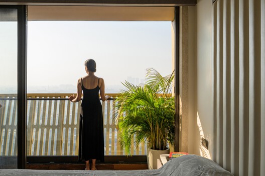Cielo Apartment / Sanjay Puri Architects Cielo Apartment / Sanjay Puri Architects - Interior Photography, Bedroom, Wood, Balcony