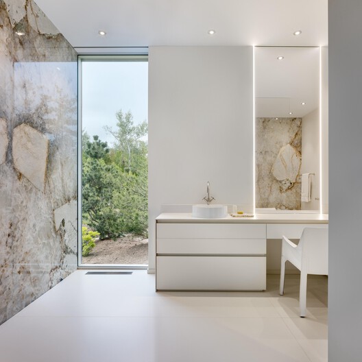 Lakeside Residence / Disbrow Iannuzzi - Interior Photography, Bathroom