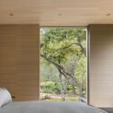 Lakeside Residence / Disbrow Iannuzzi - Interior Photography, Houses, Bedroom, Bed