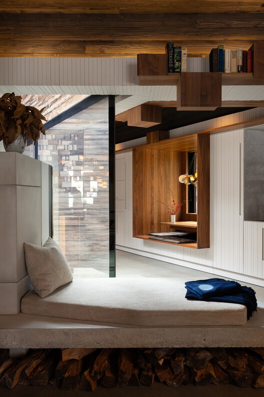 91.0 House / Omer Arbel - Interior Photography, Living Room, Wood, Lighting, Bedroom