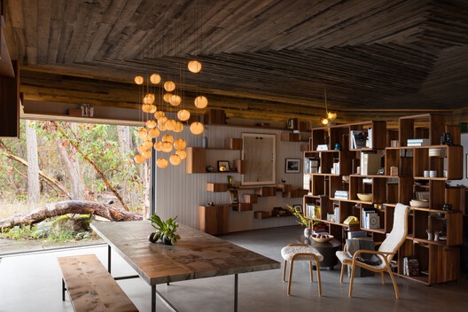 91.0 House / Omer Arbel - Interior Photography, Wood, Table, Lighting, Chair, Shelving