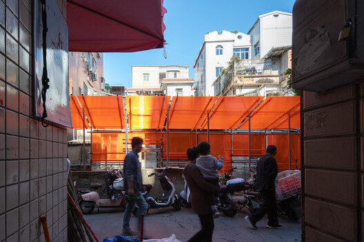 Orange Fence / TAG - Exterior Photography