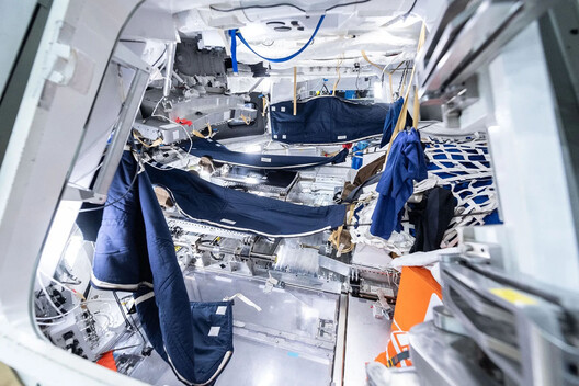 9 m³ of Survival: Inside the Orion Spacecraft and the Architecture of Space Travel - Image 4 of 11