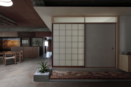 Dining Above the Depot / mtthw - Interior Photography, Wood