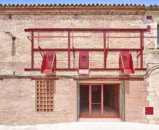 Rehabilitation of the Agricultural Cooperative for a Multipurpose and Cultural Space in Flix / Camps Felip Arquitecturia - Brick