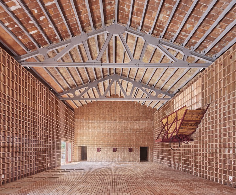 Rehabilitación de la Cooperativa Agrícola para un Espacio Multipropósito y Cultural en Flix /  Camps Felip Arquitecturia - Restauraciones