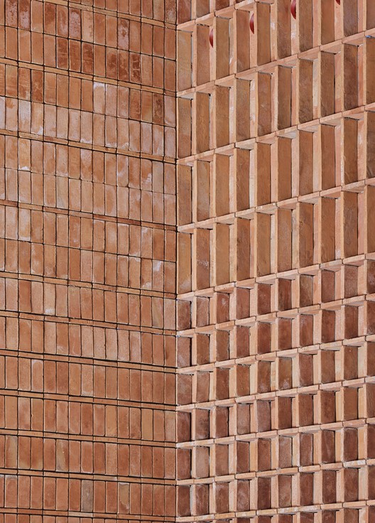 Rehabilitation of the Agricultural Cooperative for a Multipurpose and Cultural Space in Flix / Camps Felip Arquitecturia - Image 13 of 24