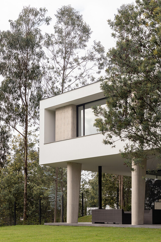 Casa na Floresta /  Gabriel Rivera Arquitectos - Imagem 9 de 29
