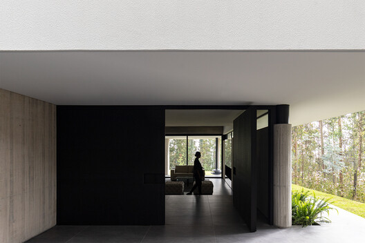 Casa na Floresta /  Gabriel Rivera Arquitectos - Fotografia de Interiores, Concreto