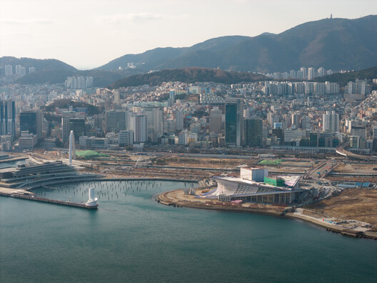 Busan’s First Opera House by Snøhetta Nears Completion Busan’s First Opera House by Snøhetta Nears Completion - Image 2 of 17