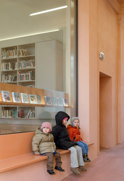 Library in Červený Kostelec / Papundekl Architects - Interior Photography, Closet, Shelving