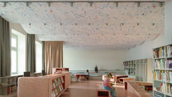 Biblioteca em Červený Kostelec / Papundekl Architects