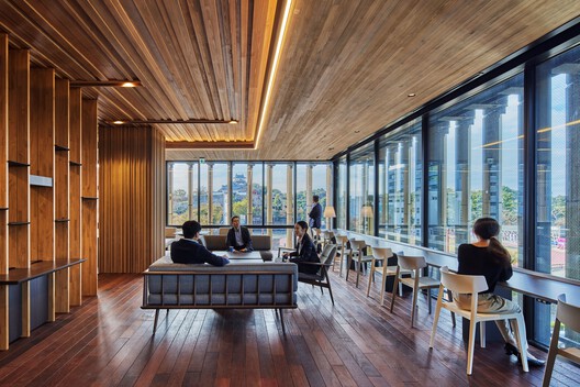 Hamamatsu Iwata Shinkin Bank Head Office and Main Branch / Nikken Sekkei - Interior Photography, Wood, Glass