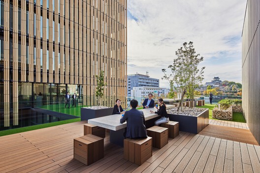 Hamamatsu Iwata Shinkin Bank Head Office and Main Branch / Nikken Sekkei - Exterior Photography