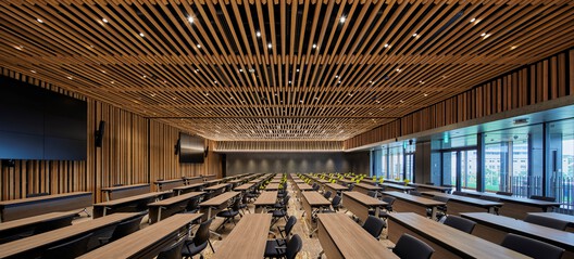 Hamamatsu Iwata Shinkin Bank Head Office and Main Branch / Nikken Sekkei - Image 13 of 28