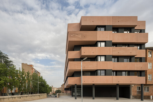 Edificio Magno En Teruel. España / Javier Prieto Arquitectos - Fotografía exterior