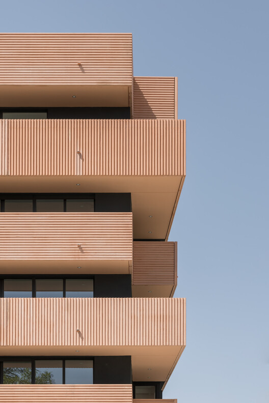 Edificio Magno En Teruel. España / Javier Prieto Arquitectos - Fotografía exterior