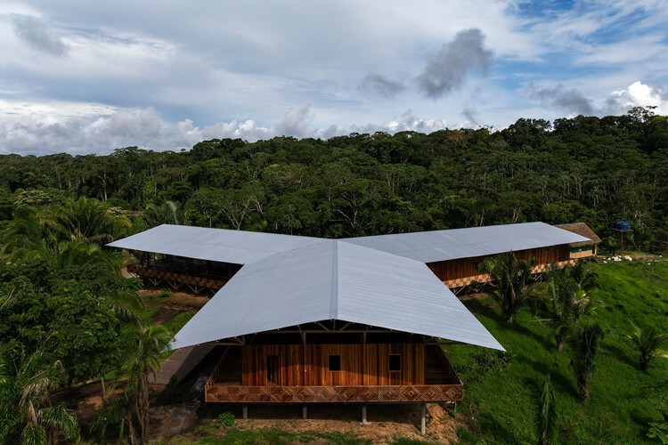 Aldeia Sagrada Yawanawa / Rosenbaum - Fotografia de Exterior, Arquitetura Educacional